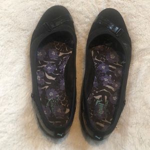 Puma flats